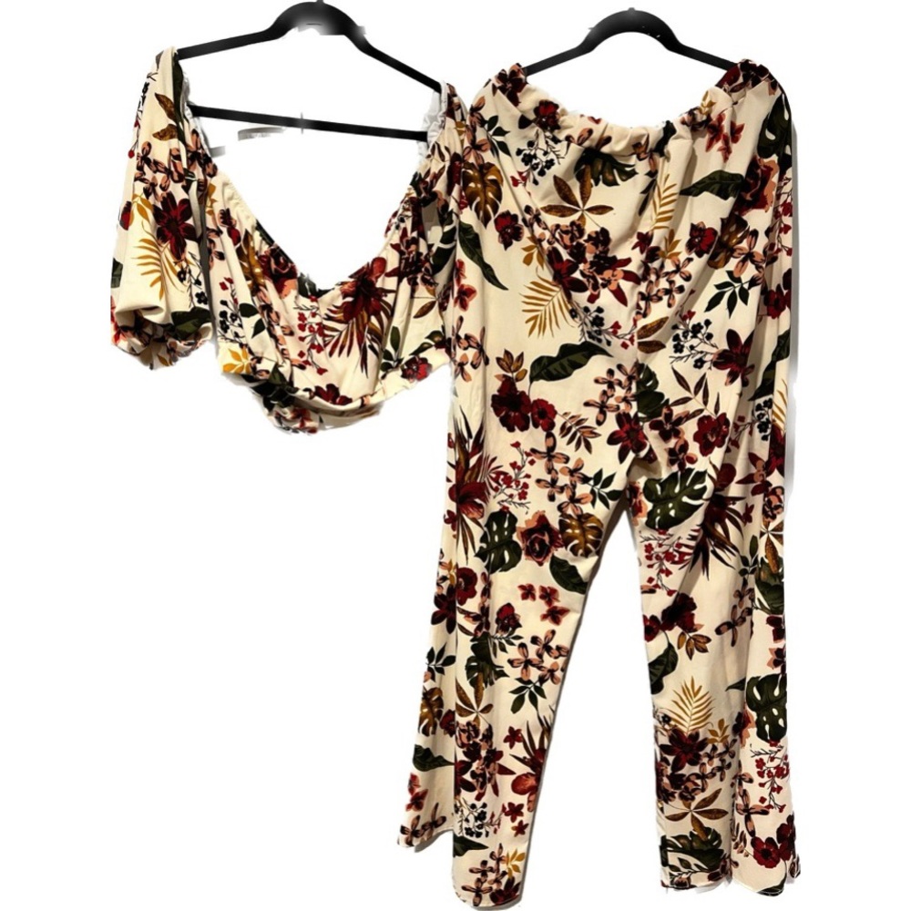 Off shoulder two piece floral print set